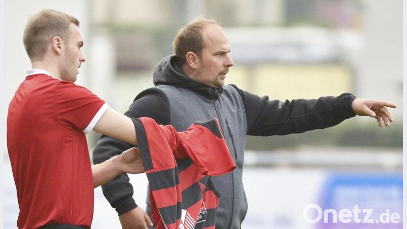 Ab der neuen Saison gibt Sebastian Binner (rechts) beim SV Raigering die Kommandos an der Seitenlinie. Der Trainer des SSV Paulsdorf wird im Sommer Nachfolger von Martin Kratzer, der nach Grafenwöhr wechselt. Bild: Ziegler