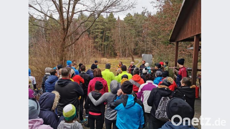 Viele Läufer und Walker gehen beim ersten Silvesterlauf der Grafenwöhrer SPD an den Start. Bild: myd