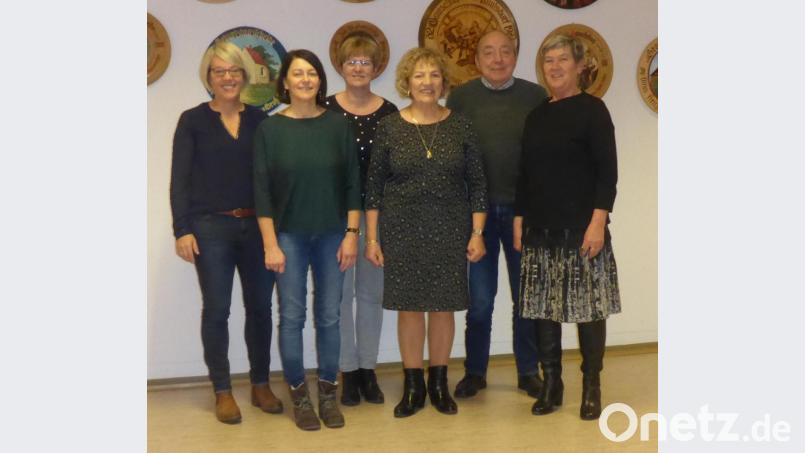 Strahlende Sieger (von links): Susanne Reinwald, Sigrid Schörner, Ingrid Singer, Marietta Reichl, Robert Aschenbrenner und Maria Aschenbrenner. Bild: rst