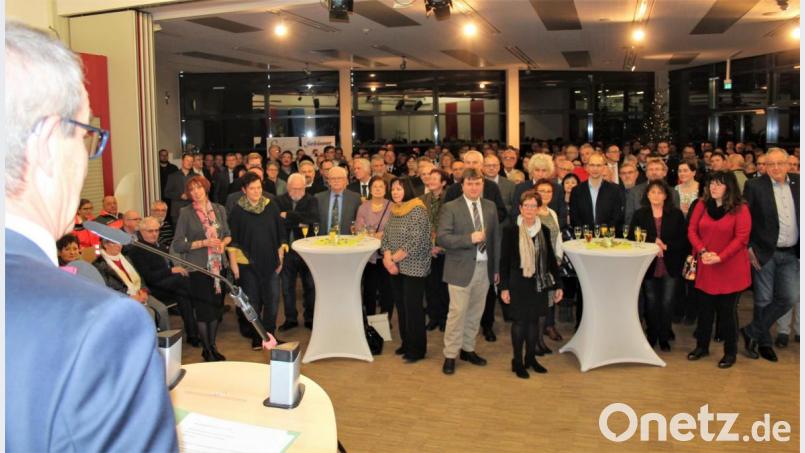 Rund 250 geladene Gäste verfolgten die Reden von Bürgermeister Werner Nickl (links) und Landrat Wolfgang Lippert beim Neujahrsempfang der Stadt Kemnath. Bild: stg