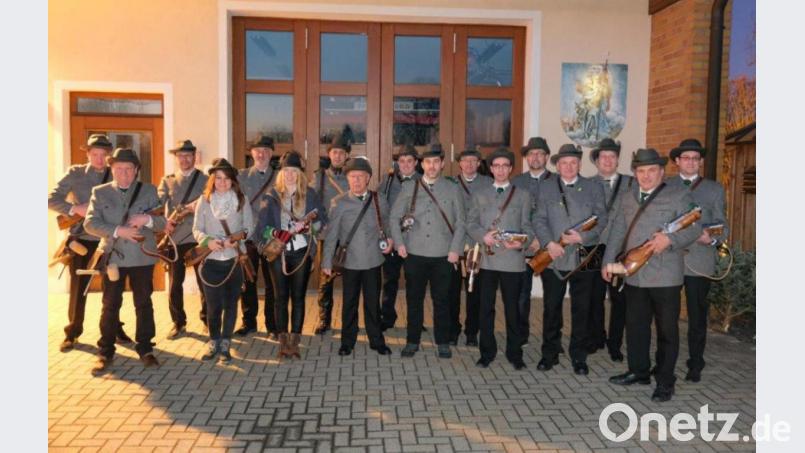 Eine starke Schützenmannschaft schoss das neue Jahr 2020 lautstark an. Bild: gm