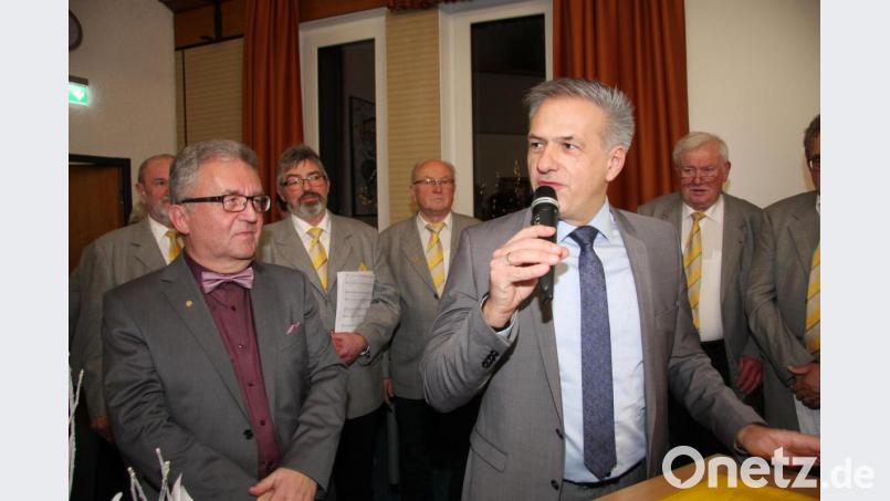 Grußworte überbrachte auch der Bürgermeister von Mitterteich und stellvertretende Landrat Roland Grillmeier (rechts). Bild: wro