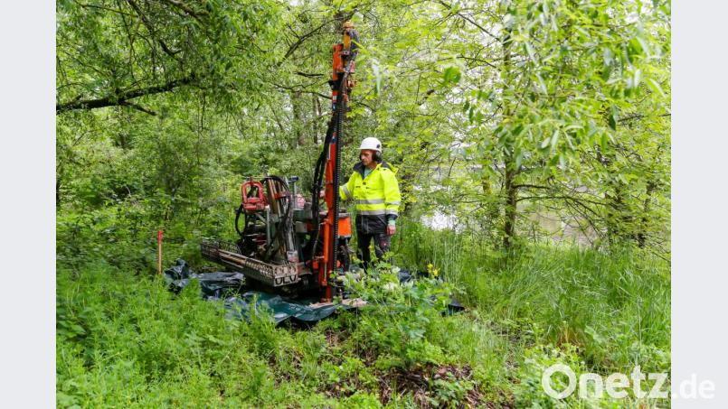 Netzbetreiber Tennet ließ in diesem Jahr schon Baugrunduntersuchungen vornehmen, etwa hier in der Flutmulde in Ettmannsdorf. Bild: Hösamer