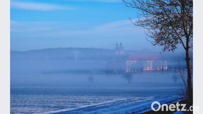 Immer im Blick des Fördervereins: das Wohlergehen des Klosters Speinshart. Im Nebel stecken allerdings noch die Zukunftsvisionen zur Weiterentwicklung der Internationalen Begegnungsstätte. Bild: do