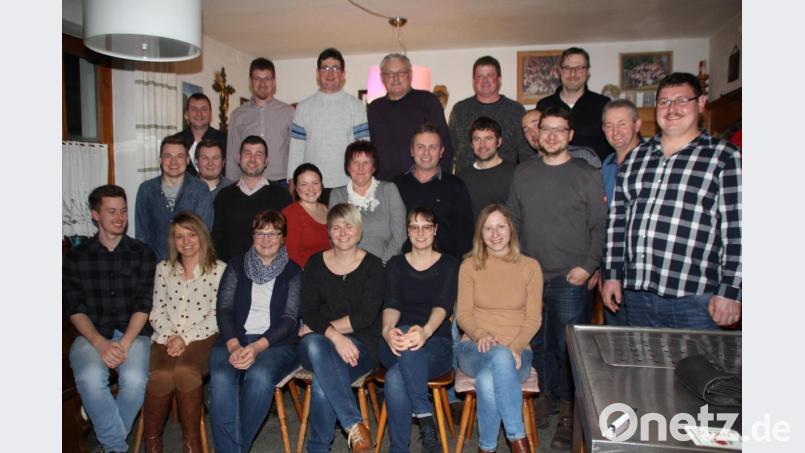 Mit ihrer Liste von 24 Kandidaten und zwei Ersatzkandidaten, darunter 7 Frauen, tritt die Bürgerunion Rottendorf und Umgebung am zur Kommunalwahl in der Gemeinde Niedermurach an. Nicht mehr dabei ist der bisherige Gemeinderat Josef Zeitler. Bild: frd