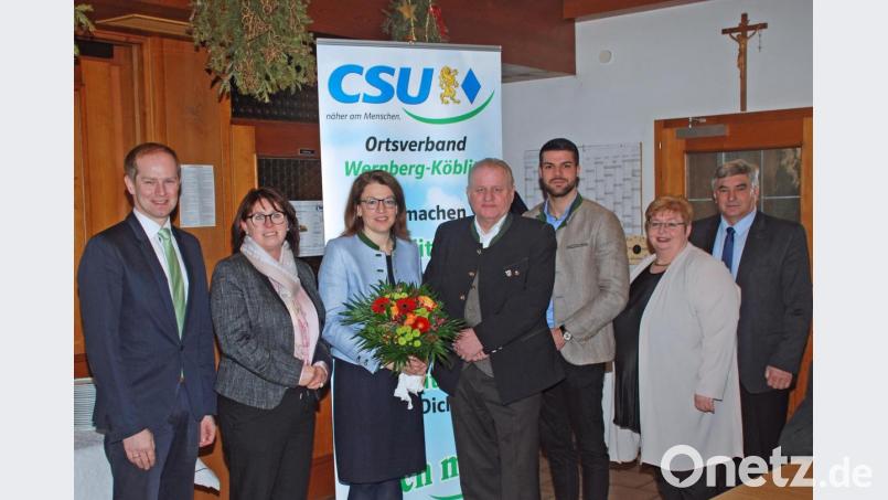 Die CSU Wernberg-Köblitz läutet mit einem Empfang das neue Jahr ein. Unter den Rednern waren (von links) Bürgermeister Konrad Kiener, FU-Kreisvorsitzende Marianne Forster, CSU-Kreisrätin Martina Englhardt-Kopf, den CSU-Ortsvorsitzenden Dieter Rosenberg, JU-Kreisvorsitzenden Jonas Rester, stellvertretender CSU-Kreisvorsitzende Elisabeth Weidner und MdB Karl Holmeier. Bild: wee