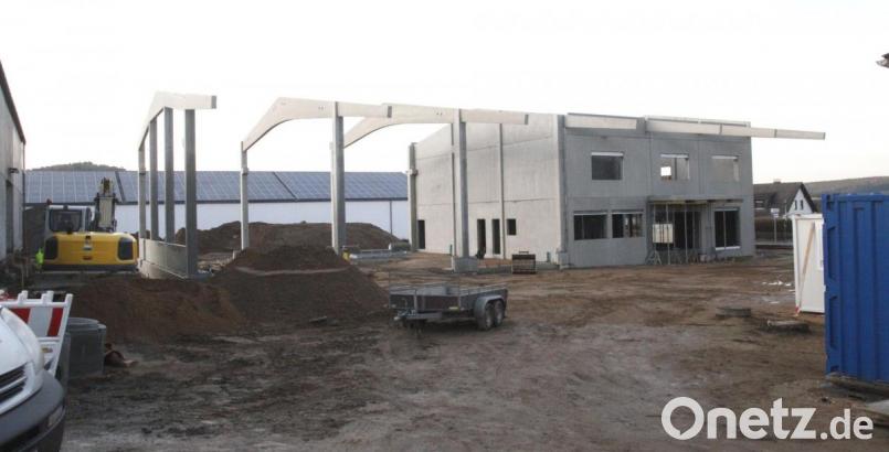 Die Baywa AG stellte für den Bau der neuen Landmaschinen-Werkstätte an der Amberger Straße einen Tekturantrag. Bild: Hirsch