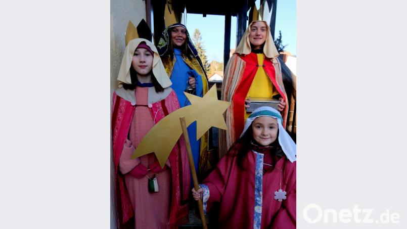 Die Heiligen Drei Könige zogen durch das Flosser Amt und sammelten Spenden für bedürftige Kinder. 8300 Euro kamen so in der Pfarrei zusammen. Bild: le