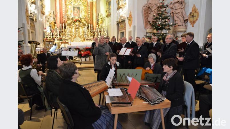 Eine besinnliche Atmosphäre herrschte beim Dreikönigssingen in der Mariahilfbergkirche. Bild: fdl
