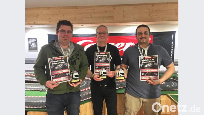 Max Götz, Olaf Herrmann und Ralf Raschel (von links) fuhren mit ihren „Boliden“ die meisten Runden. Bild: hai
