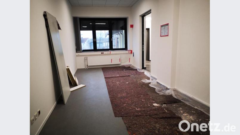 Im Inneren des Bürogebäudes für die Familienkasse ist noch nicht alles perfekt. Doch bis Ende Januar sollen die Arbeiten erledigt sein. Bild: Thomas Dobler
