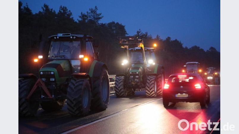 Bauernprotest: Mitte Dezember machten Landwirte aus der Region mit Traktor-Demos rund um Kümmersbruck und Gebenbach ihrem Ärger sichtbar Luft. Bild: Wolfgang Steinbacher