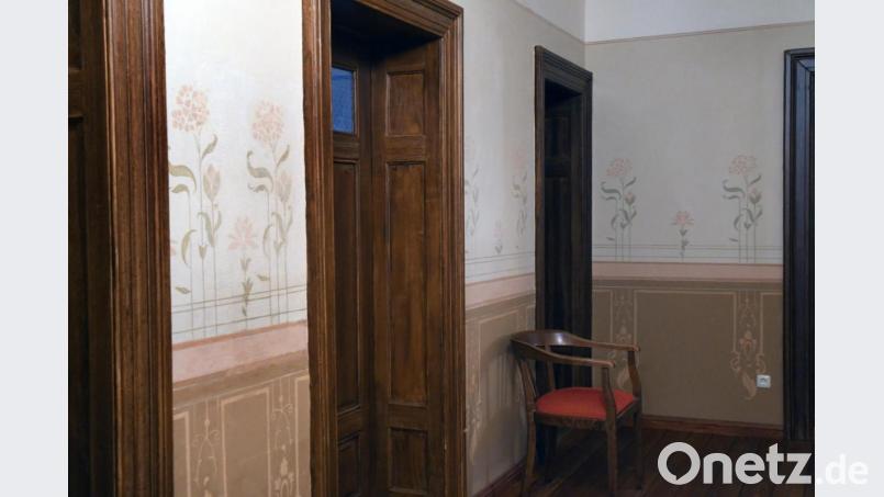 Die Wandbemalungen setzen sich im Pfarrhaus fort. Bild: Gabi Schönberger