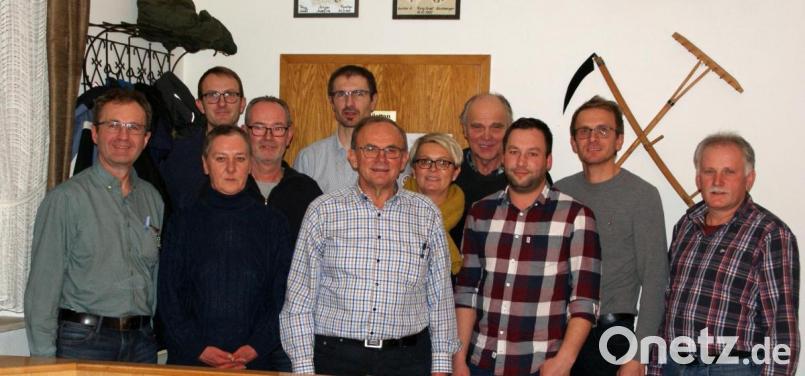 Die Christliche Wähler-Union Schwarzhofen nominierte ihre Kandidaten für die Kommunalwahl: Diese Bewerber wollen einen Sitz im Marktrat für die CWU erobern. Bild: agr