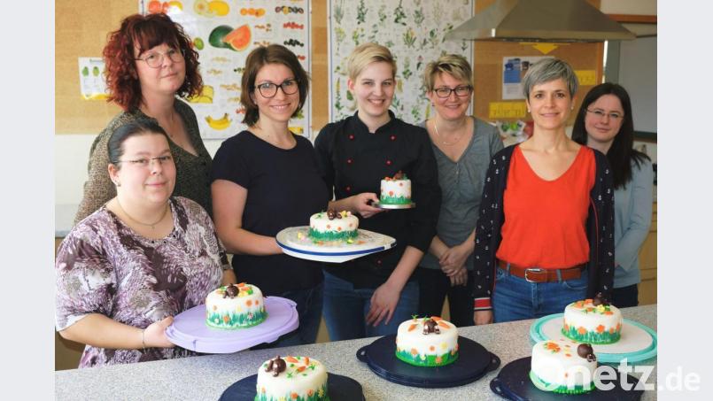 Lebenslanges Lernen ist auch das Credo der Erwachsenenbildung. Das Frühjahr-/Sommerprogramm 2020 der Volkshochschule Eschenbach bietet deshalb auf 77 Seiten eine riesige Vielfalt an Kursen und Workshops. Auch das beliebte Motiv-Torten-Seminar ist wieder im Programm. Bild: do