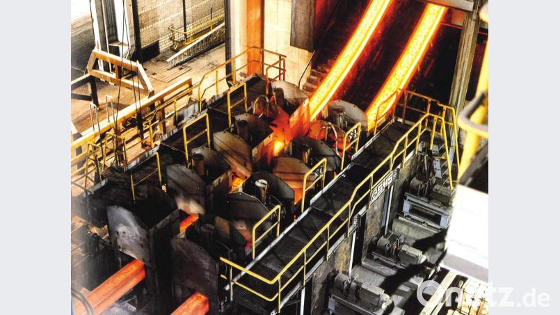 Die 1983 gebaute Stranggussanlage S 32: Damit hatte die MH das erste Konverterstahlwerk Deutschlands, das ganz auf Blockguss verzichtete. Bild: NMH/Stadtarchiv