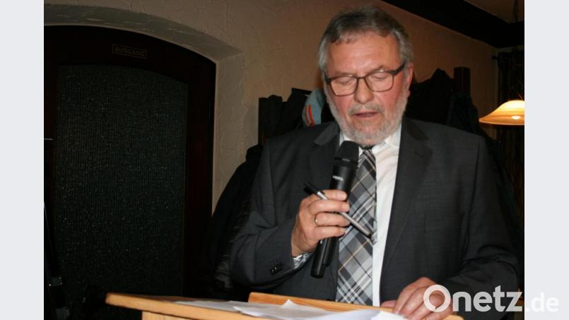 &quot;Wir werden Euch gerne in die Geheimnisse des Singens einweisen. Es tut gar nicht weh&quot;, wirbt &quot;Liedertafel&quot;-Vorsitzender Karl Ott um Nachwuchs. Bild: gpa