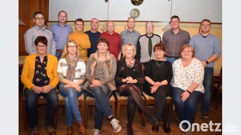 Mit einer ausgewogenen Liste, in der jede Altersgruppe und das ganze Stadtgebiet vertreten sind, stellen sich die Freien Wähler bei der Kommunalwahl dem Votum der Wähler. An der Spitze steht die Vorsitzende Irene Ehemann. Bild: bnr