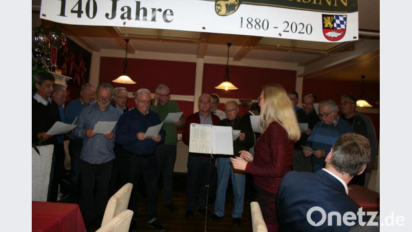Die &quot;Liedertafel&quot; unter der Leitung von Riita Michelson gestaltet wie immer mit gesanglichen Beiträgen den Beginn der Jahreshauptversammlung der Gesellschaft &quot;Frohsinn&quot; im Gasthof &quot;Weißes Roß&quot;. Bild: gpa
