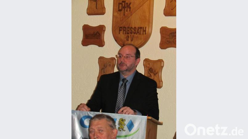 CSU-Bürgermeisterkandidat Max Schwärzer stellt das Wahlprogramm seines Ortsverbandes vor. So liegt der Pressather CSU unter anderem die Schaffung von Wohnraum am Herzen. Bild: exb