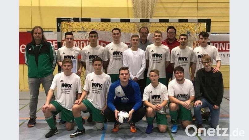 Die A-Jugend-Fußballer der SG Dieterskirchen kämpfen heute bei der Hallen-Bezirksmeisterschaft in Maxhütte-Haidhof um den Sieg. Bild: rro