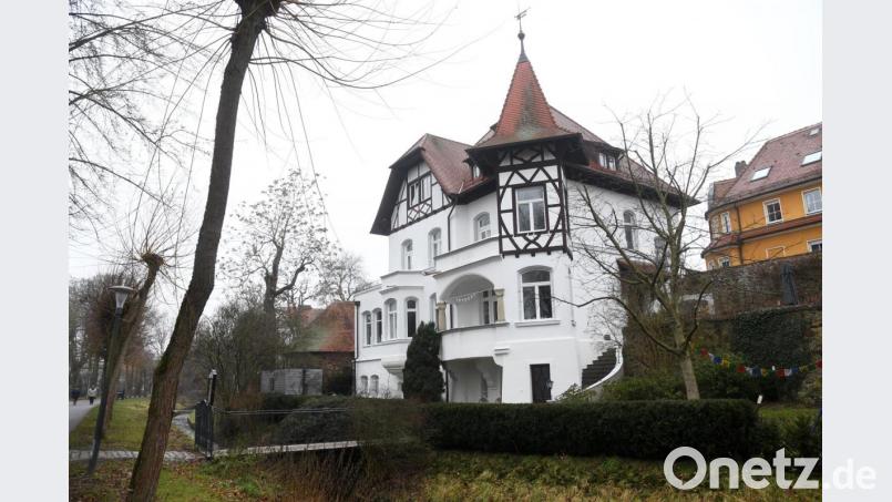 Markant thront die ehemalige Aichinger-Villa am Stadtmühlbach. Gaumenfreuden gibt es dort momentan nicht Bild: Gabi Schönberger