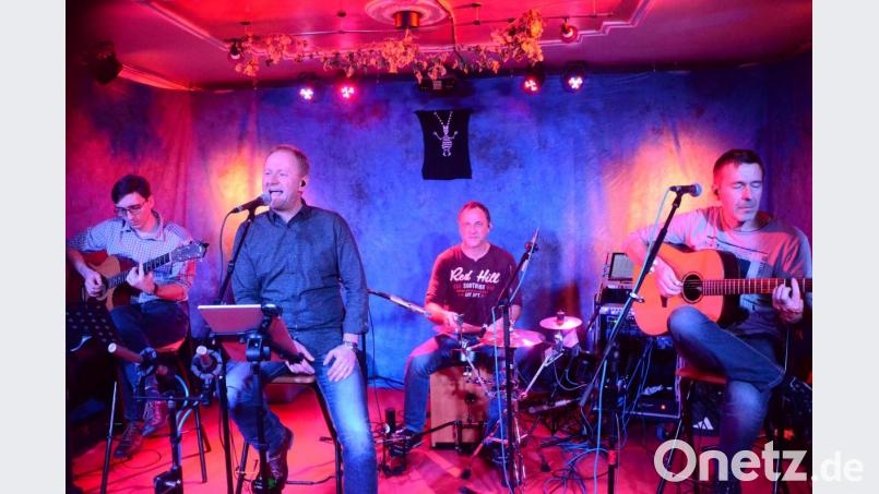 Sie reduzieren Musik auf das Wesentliche: Die Heinzo AG mit ihrer Interpretation von Welthits. Bild: Kunz