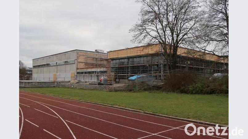 Turn- und Schwimmhalle der Realschule sollen nach der Generalsanierung im September wiedereröffnet werden. Bild: Kunz