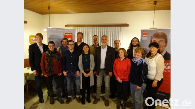 Die gewählten Kandidaten des SPD-Ortsvereins Ursensollen. Bild: Norbert Schmid/exb