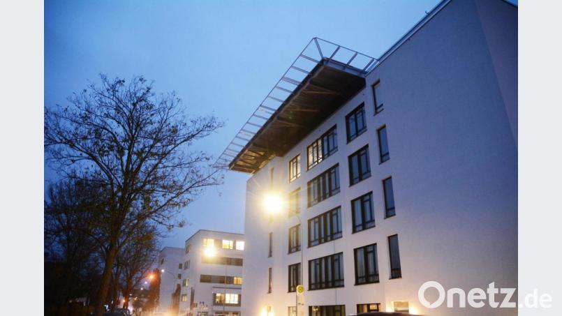 Der neue Hubschrauber-Landeplatz auf dem Dach eines neuen Kliniken-Gebäudes. Landen bei der Kliniken AG können auch die Krankenhaus-Träger mit der Umwandlung eines Fünf-Millionen-Euro-Kredits. Bild: Gabi Schönberger