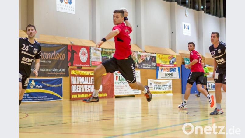 Jannik Uschold (hier im Spiel gegen den TB 03 Roding) war nicht nur sechs Mal beim 41:27 Erfolg des HV gegen den ATSV Kelheim erfolgreich, sondern konnte auch in der Abwehr überzeugen. Bild: Guenter Uschold