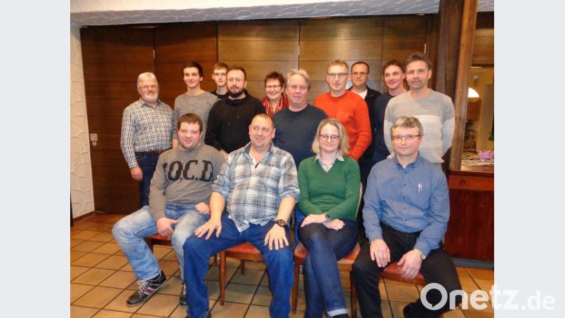 Mit diesen Kandidaten geht die Freie Wählerunion Kulz ins Rennen um Wählerstimmen. Die Liste der Bewerber führt Gemeinderat Bernhard Kramer (vorne, rechts) an. Bild: amö