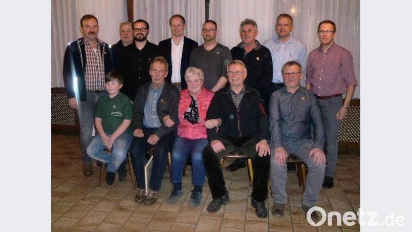 Für 10-, 25- und 40-jährige Mitgliedschaft werden insgesamt 36 Angler ausgezeichnet. Bild: sh