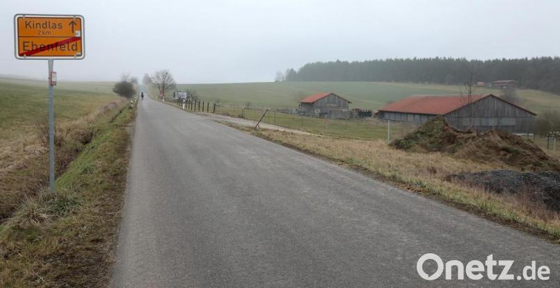 Am Ortsrand von Ehenfeld und auch im Bereich der Kreisstraße AS 19 trieben Unbekannte in der Nacht zum vergangenen Freitag ihr Unwesen. Laut Polizeiangaben wurde in annähernd zehn verschiedene Objekte eingebrochen und dabei eine Beute im Wert von insgesamt über 65 000 Euro entwendet. Bild: Wolfgang Steinbacher