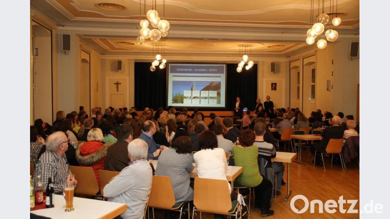 Die Pfarrei bedankte sich beim Neujahrsempfang mit einem großen Büfett bei den zahlreichen haupt- und ehrenamtlichen Mitarbeitern im Kolpinghaus. Bild: njn