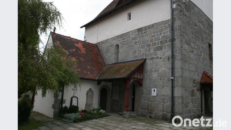 Einen Besuch ist die Kirche, die inmitten eines liebevoll gepflegten Friedhofes liegt, auf jeden Fall wert. Archivbild:  Rainer Christoph