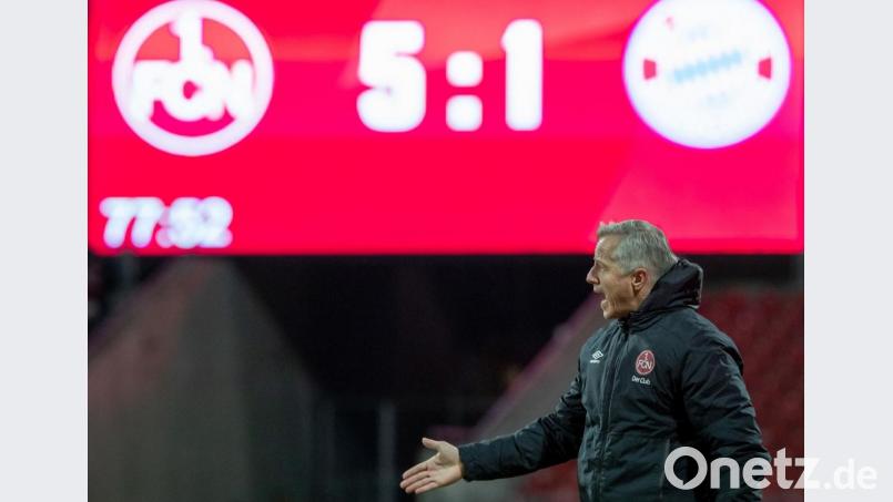 Club-Coach Jens Keller freute sich über einen unerwartet deutlichen Testspielsieg gegen den FC Bayern München. Bild: Daniel Karmann/dpa