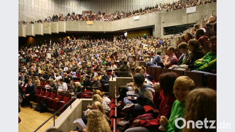 Ein fast voll besetzter Audimax der Uni Regensburg. Archivbild: Knüttel
