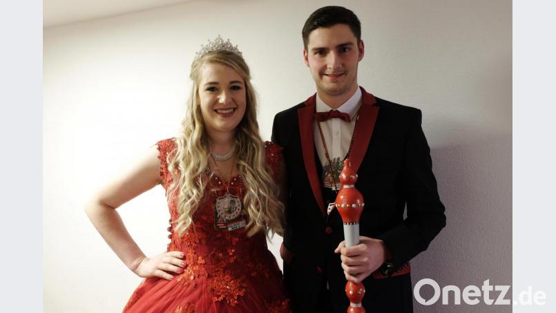 In der Faschingssaison 2019/2020 der FG Stulln schwingen die Regenten Katrin III. und Christian III das Zepter. Bild: ohr