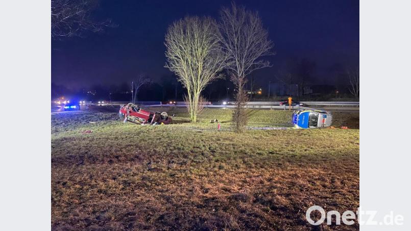 Eine rund 120 Kilometer lange Verfolgungsfahrt lieferte sich der Fahrer eines Pontiacs aus Berlin mit mehreren Streifenfahrzeugen. Erst ein Unfall konnte ihn stoppen. Bild: Alexander Auer