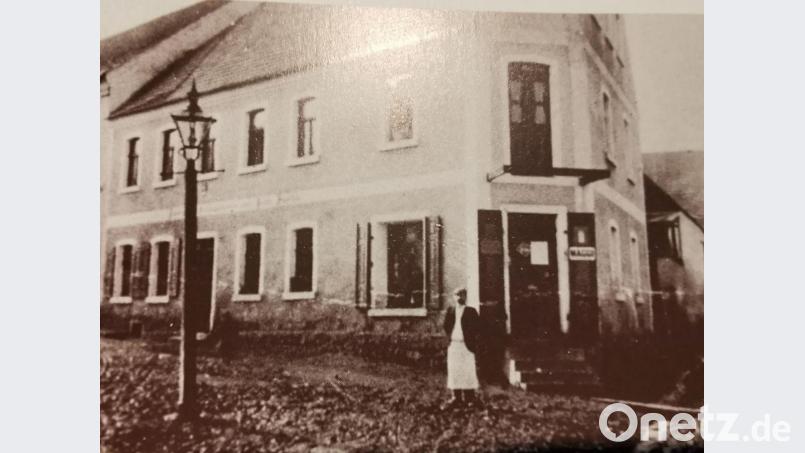 Im Zacherlhaus am Tillyplatz befand sich 1901 die Bäckerei mit Café von Fürtsch. Bild: gz (Archiv)