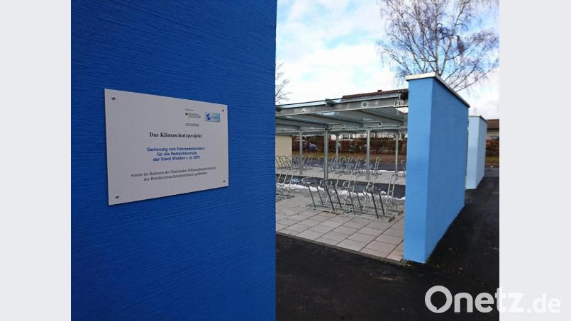 Die Fahrradständer an der Rehbühlschule sind nun durch das Umweltministerium zertifiziert. Bild: exb