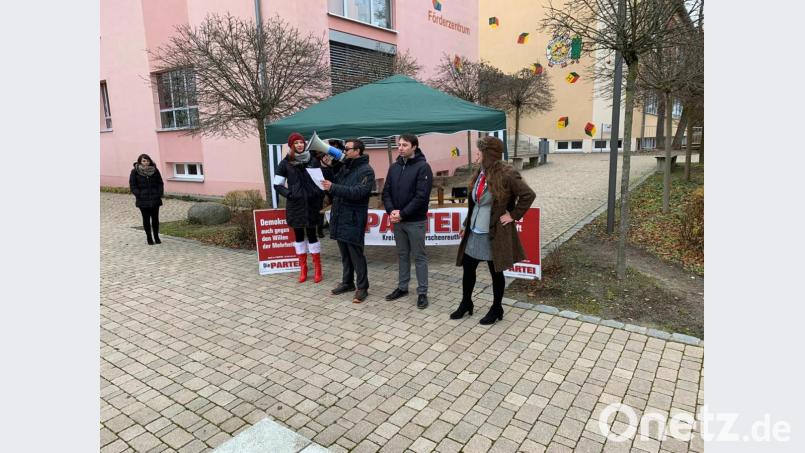 Nach der Aktion „Liste Los“ von „Die Partei“ in Immenreuth kontaktierten die Mitglieder die zufällig ausgewählten Kandidaten für den Gemeinderat und das Bürgermeisteramt. Doch niemand gab seine Zustimmung zu kandidieren Bild: exb