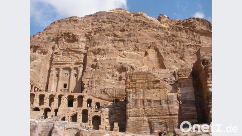 Wunderbare Steinformationen gibt es in der jordanischen Felsenstadt Petra zu sehen. Beim ersten Seniorentreffen des Jahres, zu dem der Katholische Frauenbund Grafenwöhr eingeladen hat, erfahren die Gäste noch mehr darüber. Bild: rgr