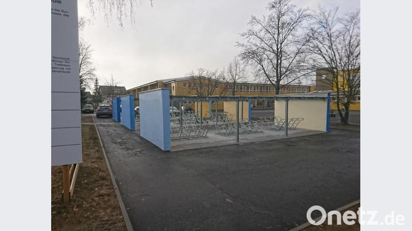 Die Fahrradständer an der Rehbühlschule sind nun durch das Umweltministerium zertifiziert. Bild: exb