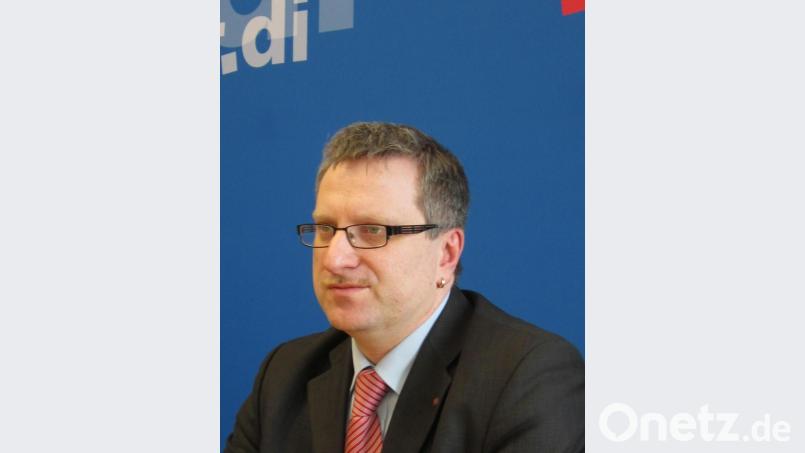 Alexander Gröbner, Geschäftsführer des Verdi-Bezirks Oberpfalz, begrüßt die Behördenverlagerung nach Weiden. Aber er fühlt auch mit den Betroffenen in München mit. Bild: exb