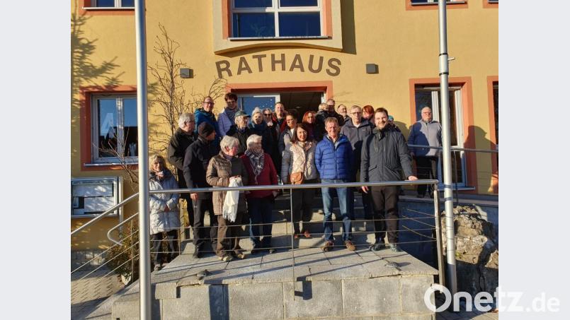 Groß war der Zuspruch beim Rathaus-Besuch, zu dem die Fraktionen von UWG und BFA eingeladen hatten. Bild: exb