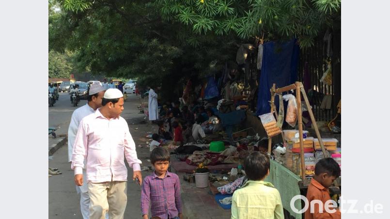 Das Bild entstand während Tim Röbls Reise nach Neu-Delhi. &quot;Die vorbeigehenden Menschen schauen kurz zu den Obdachlosen und sofort wieder weg&quot;, erzählte der Abiturient. Bild: exb