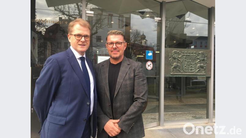 Werner Dechant (rechts) und sein Anwalt Prof. Dr. Jan Bockemühl. Bild: ca