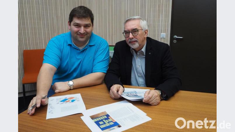 Investor Wolfgang Meier und Bürgermeister Manfred Rodde setzen bei der Revitalisierung im Zentrum von Schwarzenfeld auf ein gutes Miteinander. Bild: bl